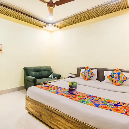 Hotel Fabexpress Rp International
